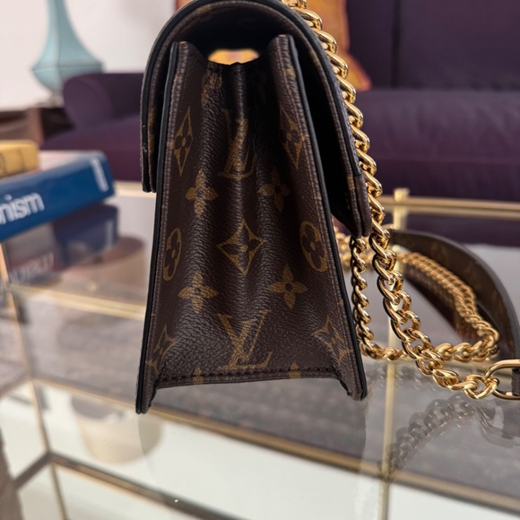 Louis Vuitton Wynwood Monogram Vernis Crossbody/Shoulder - Picture 6 of 8